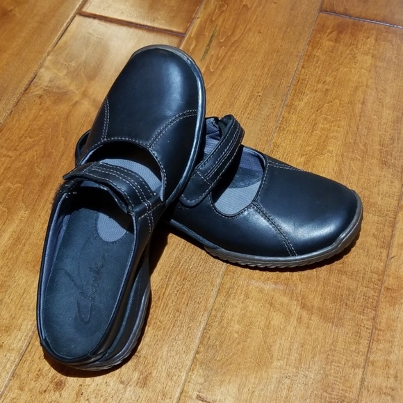 Clark's Ladies Black Slip On Mules Size 6M NWOT - Picture 2 of 6